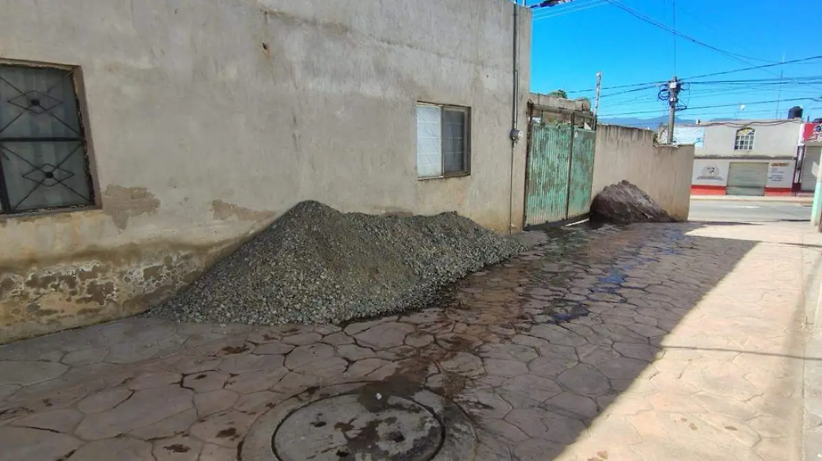 Fuga de agua en drenaje de Tulancingo